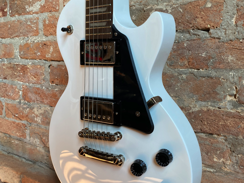 Epiphone Les Paul Studio White + Case - Esse Music Store