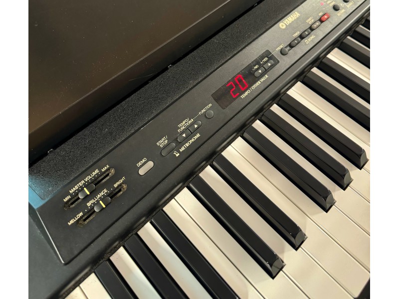 Yamaha P80 - Esse Music Store