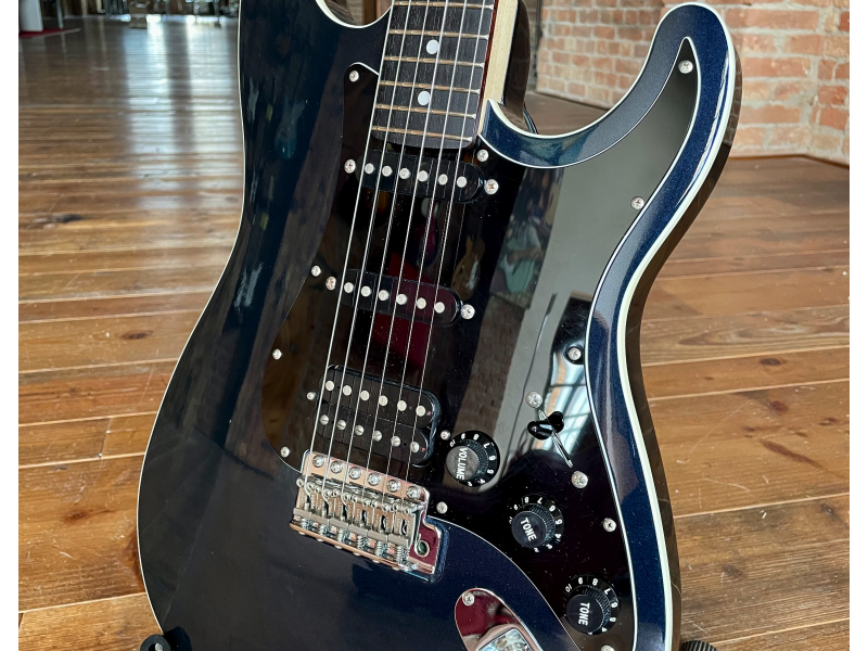 ギター Fender Aerodyne Stratocaster AST-75M Fender Aerodyne Stratocaster AST-75MDH 2006 Japan - Esse
