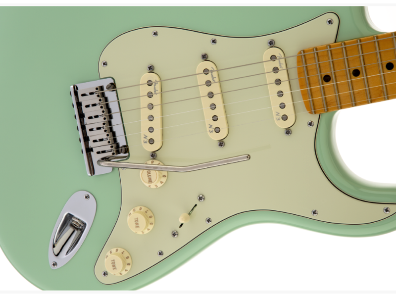 fender american deluxe stratocaster surf green